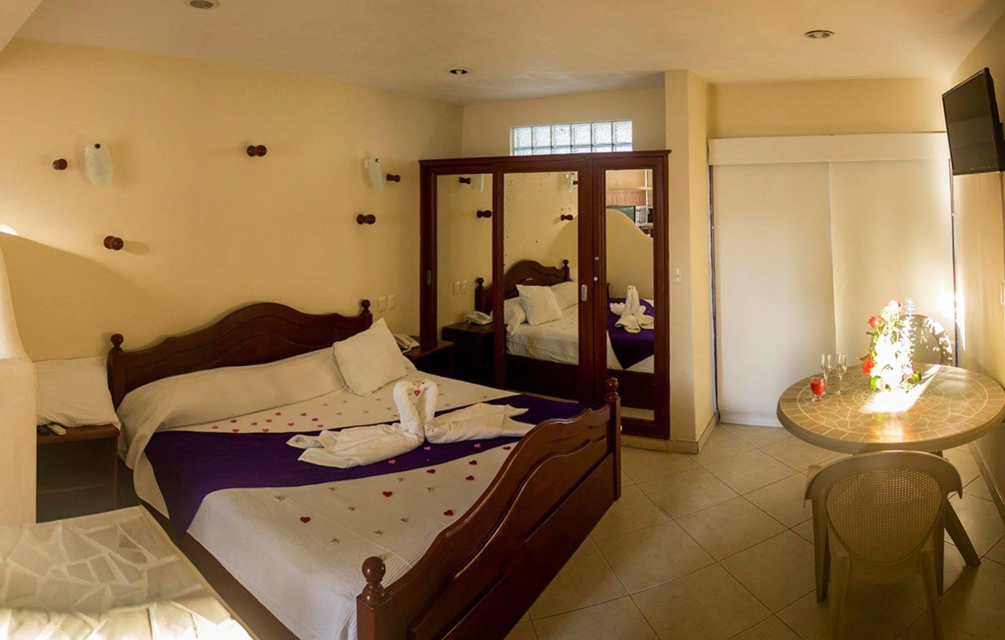 Villas Coco Resort - All Suites (Adults Only) Isla Mujeres Exteriör bild